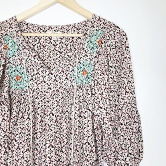UMGEE Floral Printed Blouse - Picture 2 of 8